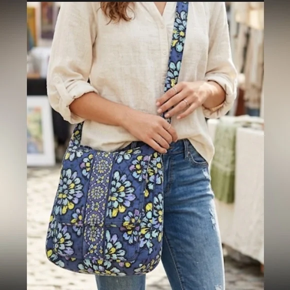Vera Bradley Crossbody MAILBAG ~ Indigo Pop ~ Pockets ~ Top Flap ~ Ex. Cond. - Picture 1 of 8